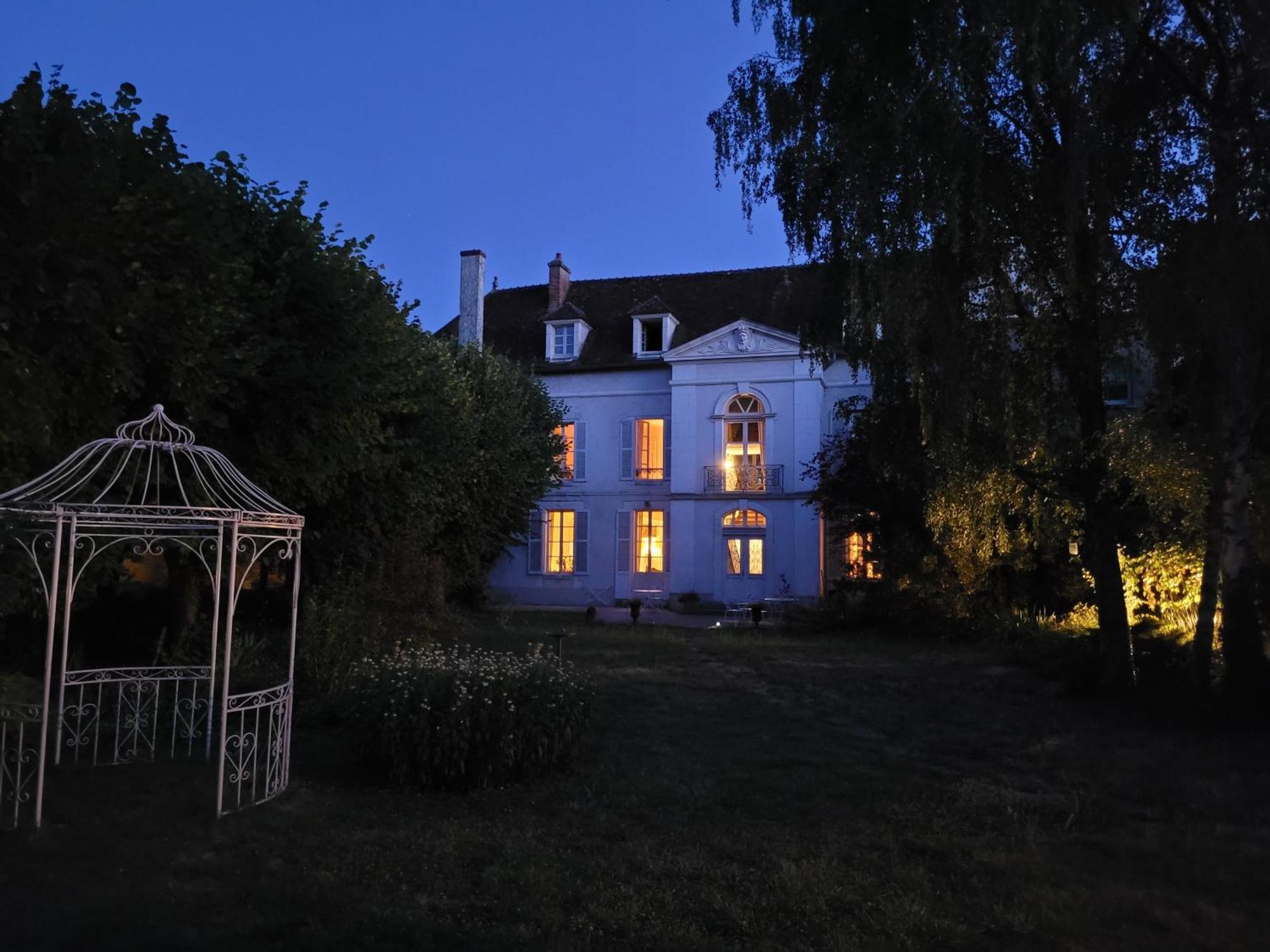 Saint-Eusebe Mansion - Hotel Particulier St-Eusebe Auxerre Exterior photo